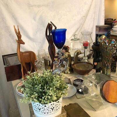 Lot 29 - Home Decor and Collectibles 