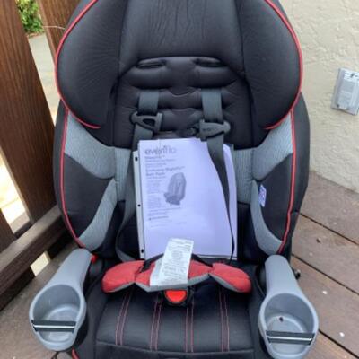 61.  Infant car seat (pristine)