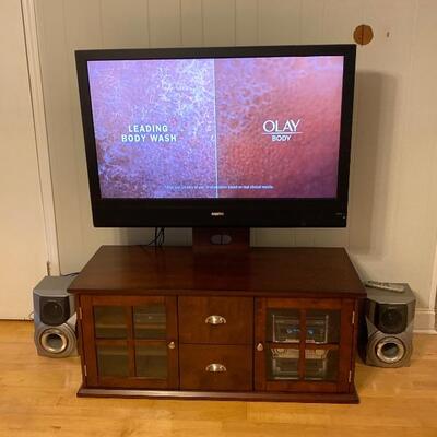 Sanyo Television With Swivel Stand & Console Combo 
