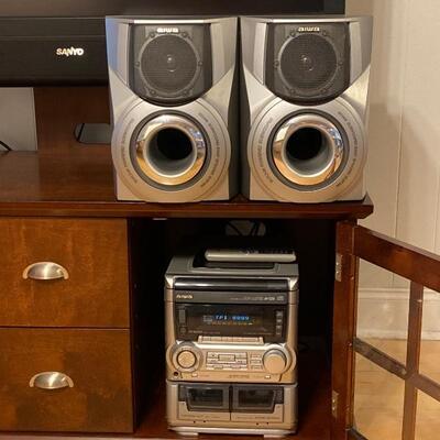 Aiwa Stereo with Two Speakers *See details 