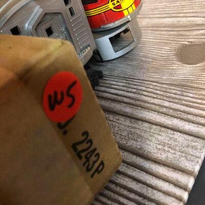 W5: Lionel Sante Fe Units (Trains 2243C & 2243P)