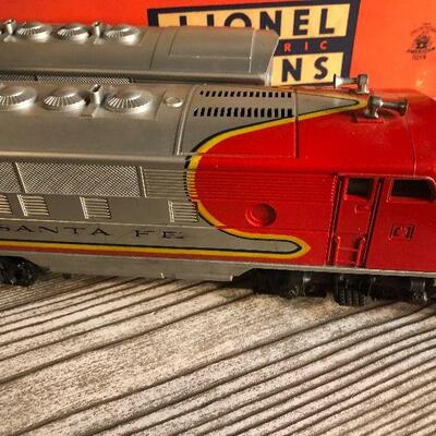W5: Lionel Sante Fe Units (Trains 2243C & 2243P)