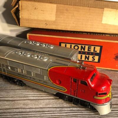 W5: Lionel Sante Fe Units (Trains 2243C & 2243P)