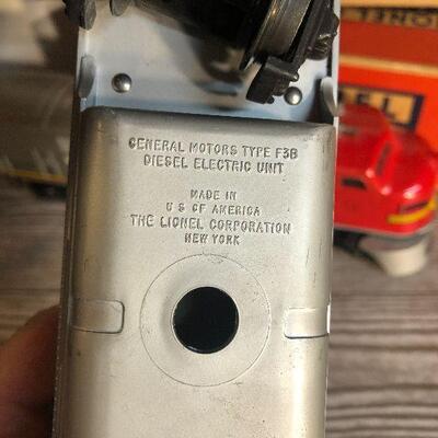 W5: Lionel Sante Fe Units (Trains 2243C & 2243P)