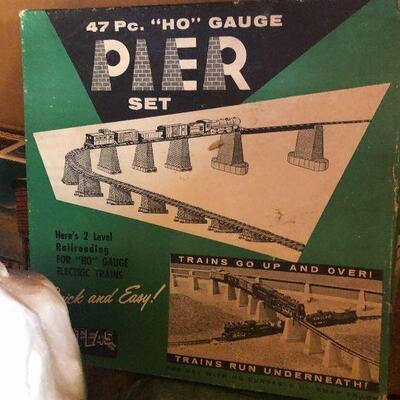 W8: Tain Accessories: Grass, Piers, and More