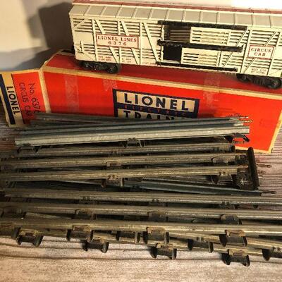 W9:  Lionel 6376 Circus Car w/Lionel Metal Tracks