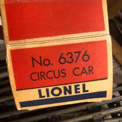 W9:  Lionel 6376 Circus Car w/Lionel Metal Tracks