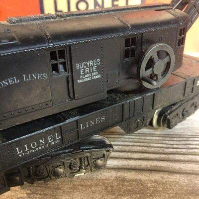 W10: 2420 Lionel Wrecking Car with Boxes