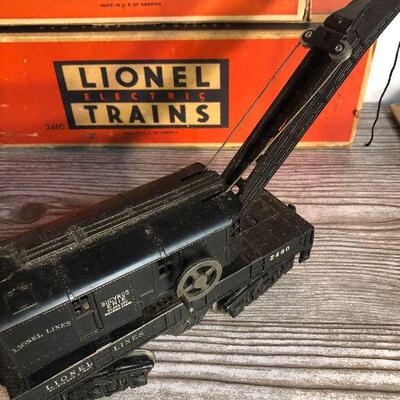W10: 2420 Lionel Wrecking Car with Boxes
