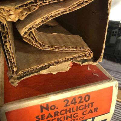 W10: 2420 Lionel Wrecking Car with Boxes