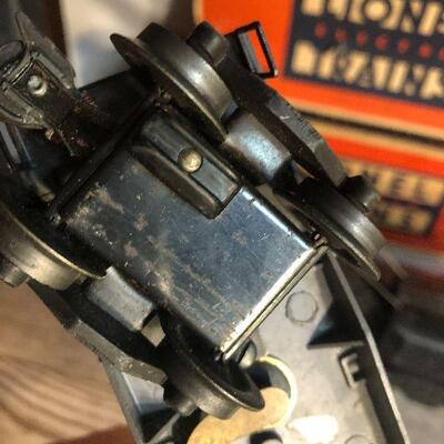 W10: 2420 Lionel Wrecking Car with Boxes