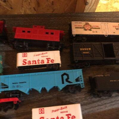 W11: Train Cars Lot Bachmann and More