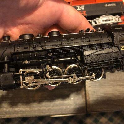 W12: Metal Train Lot Lionel and More