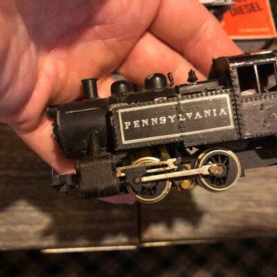 W12: Metal Train Lot Lionel and More