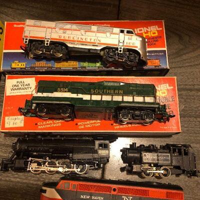 W12: Metal Train Lot Lionel and More