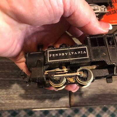 W12: Metal Train Lot Lionel and More