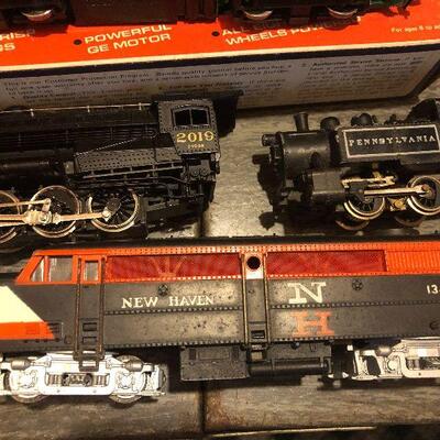 W12: Metal Train Lot Lionel and More