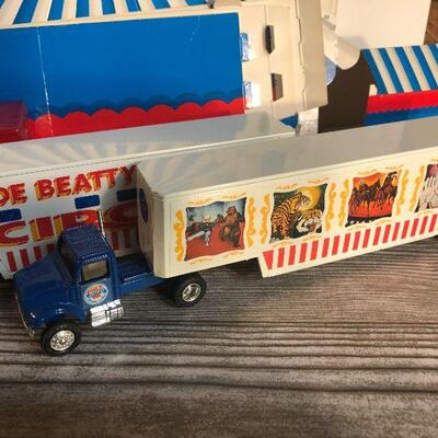 W20: Ertl Clyde Beatty Cole Circus Lot