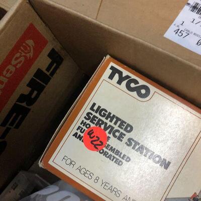 W22: Random Train Accessories Tyco & More