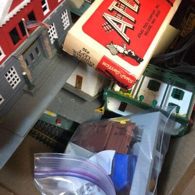 W22: Random Train Accessories Tyco & More