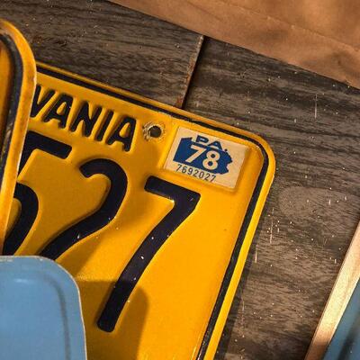 W23: Vintage License Plate Lot