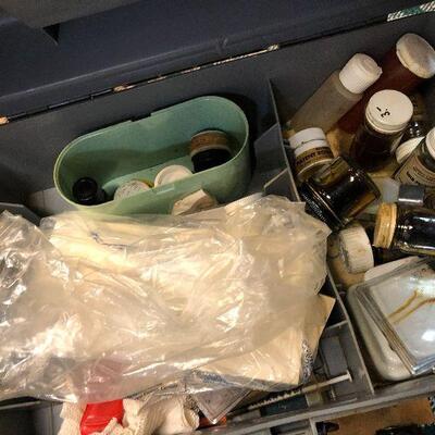 W27: Sno Industries Ceramic Kiln & Accessories