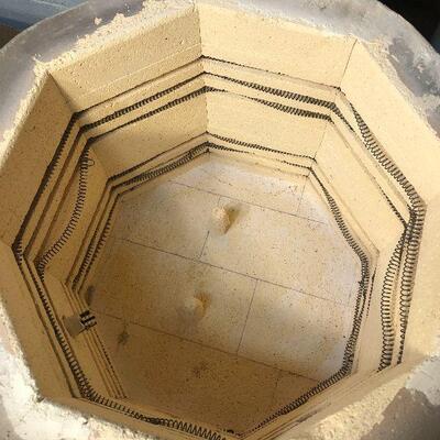 W27: Sno Industries Ceramic Kiln & Accessories