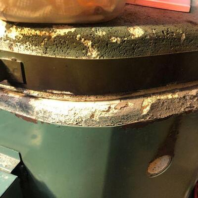 W27: Sno Industries Ceramic Kiln & Accessories