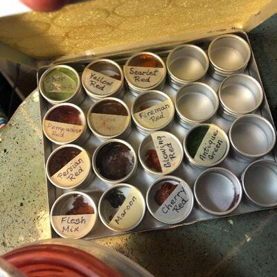 W27: Sno Industries Ceramic Kiln & Accessories