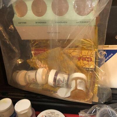 W29: Craftsman Toolbox with Crafting Paints