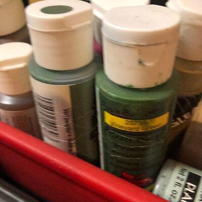 W29: Craftsman Toolbox with Crafting Paints