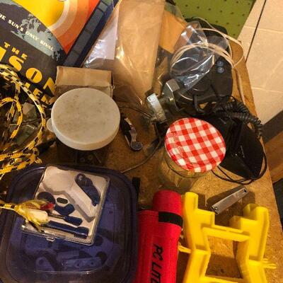 W30: Kobalt Caulk Gun, Garage Tools