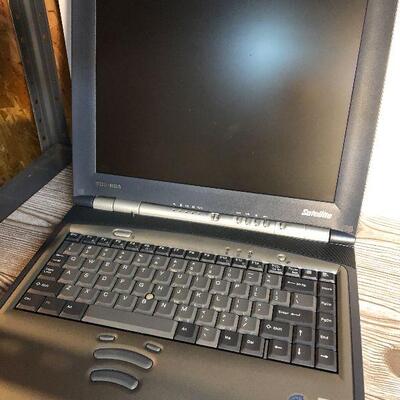 W37: Vintage Toshiba Laptops