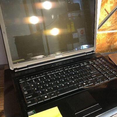 W37: Vintage Toshiba Laptops