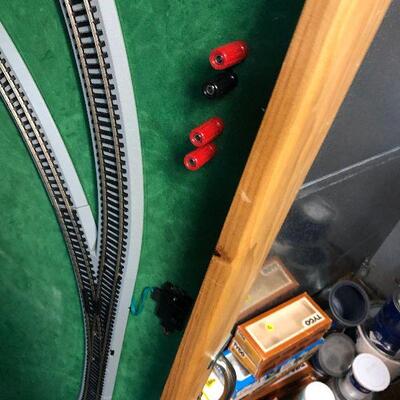 W40: Custom Train Table with Tracks