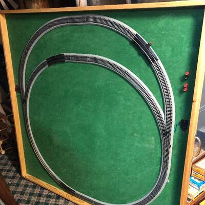 W40: Custom Train Table with Tracks