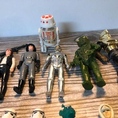 W44: Vintage Star Wars Action Figures and Space Case