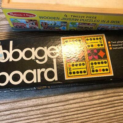W45: Game lot, Cribbage and more