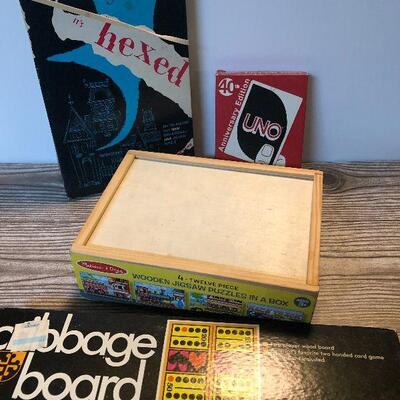 W45: Game lot, Cribbage and more