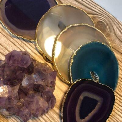 W47: Amethyst Geode and Geode Coasters Lot