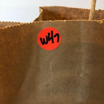 W47: Amethyst Geode and Geode Coasters Lot