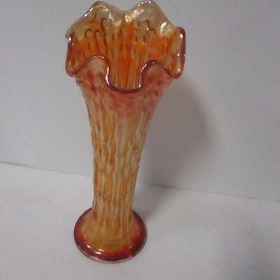 Lot 67 - Art Nouveau Vintage Fenton Fluted Vase