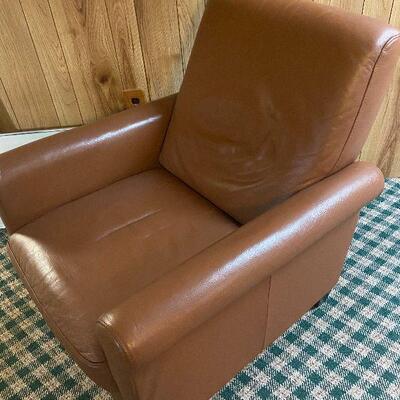 P112: Leather Recliner, Throw Pillow and Blanket