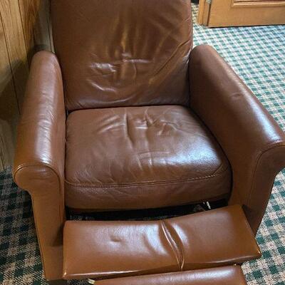 P112: Leather Recliner, Throw Pillow and Blanket