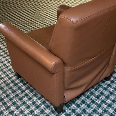 P112: Leather Recliner, Throw Pillow and Blanket