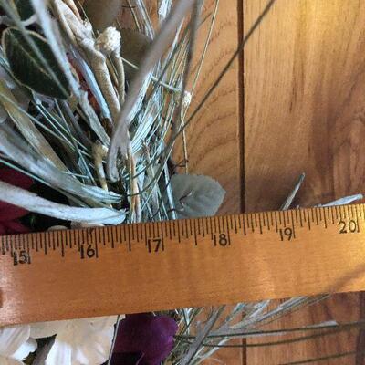 P118:  Lovely Floral Mum Wreath