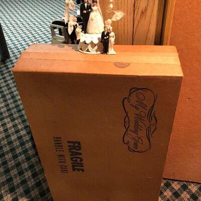 P123: Vintage Wedding Dress & Cake Toppers Must See