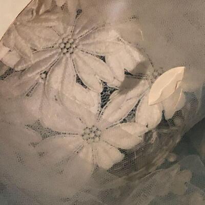 P123: Vintage Wedding Dress & Cake Toppers Must See