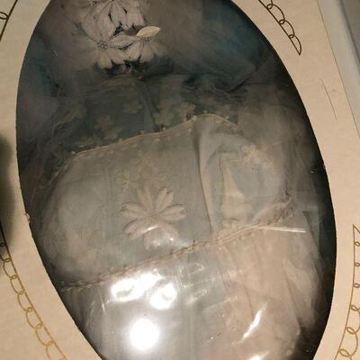 P123: Vintage Wedding Dress & Cake Toppers Must See