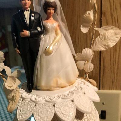 P123: Vintage Wedding Dress & Cake Toppers Must See
